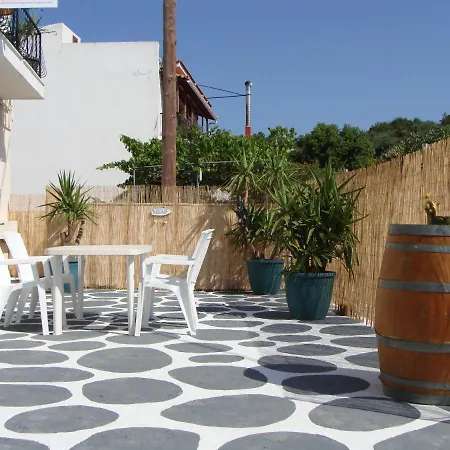 Pansion Konstantinos Hotel apartamentowy 3*